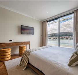 Selection of 5 bedroom seafront villas with heated pool on Ciovo near Trogir, sleeps 10